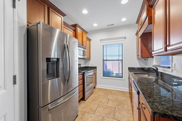 85 Orchard Ln, Rossville, GA 30741