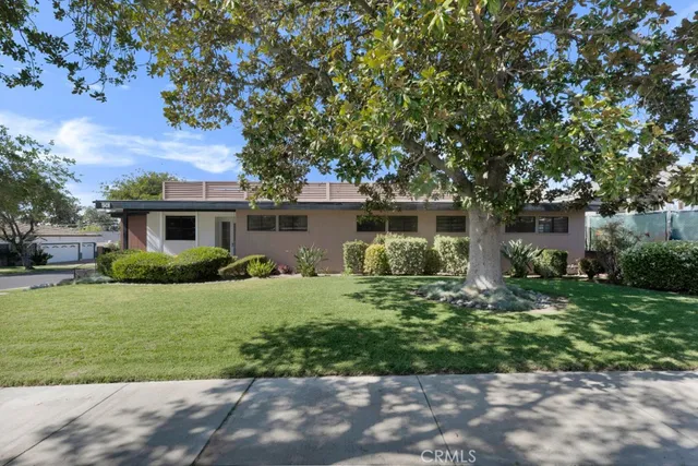 501 Birmingham Rd, Burbank, CA 91504