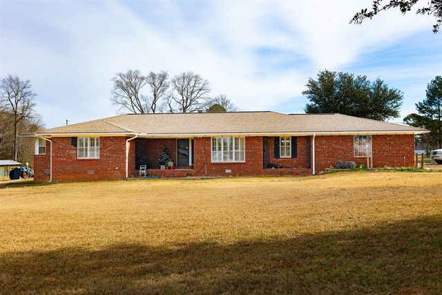 1003 Oaks Country Club Rd, New Albany, MS 38652