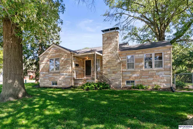3503 S  44th Ave, Omaha, NE 68105