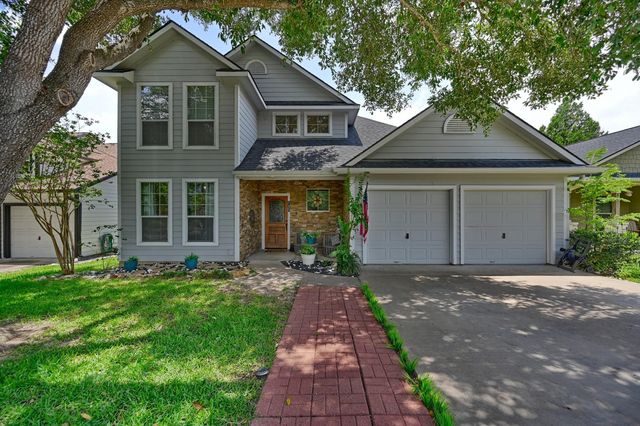 201 W  Chatham St, Bellville, TX 77418