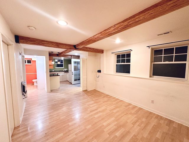 10749 Palatine Ave N #BASEMENT, Seattle, WA 98133