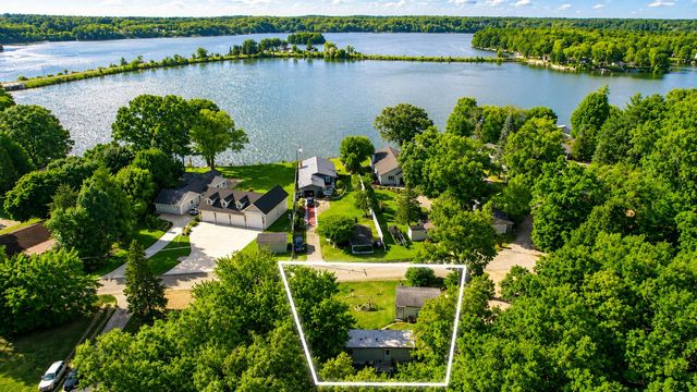 5850 E  Ridge St, Newaygo, MI 49337