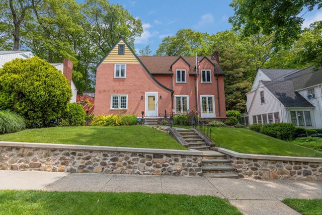 73 Hemlock Road, New Haven, CT 06515
