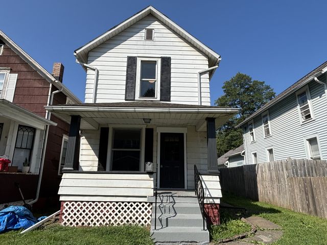 527 5th St SW, Massillon, OH 44647