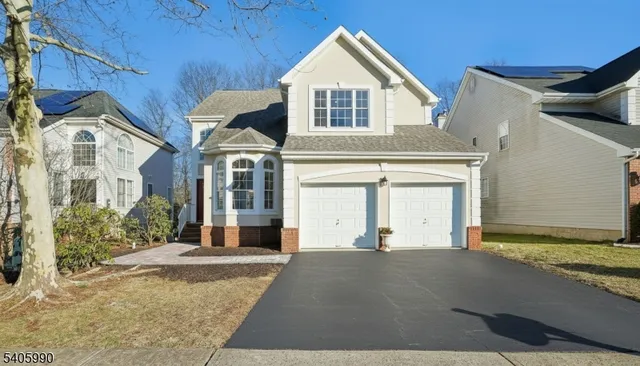 5 McElroy Ln, Belle Mead, NJ 08502