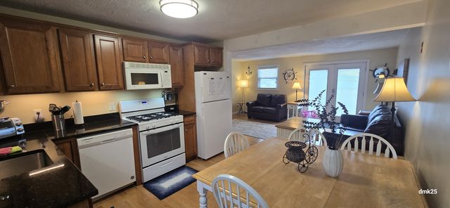 89 Ashworth Ave #8, Hampton, NH 03842