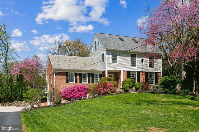 1305 Key Dr, Alexandria, VA 22302