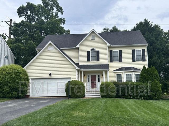 1213 Hawkins Wood Cir, Midlothian, VA 23114