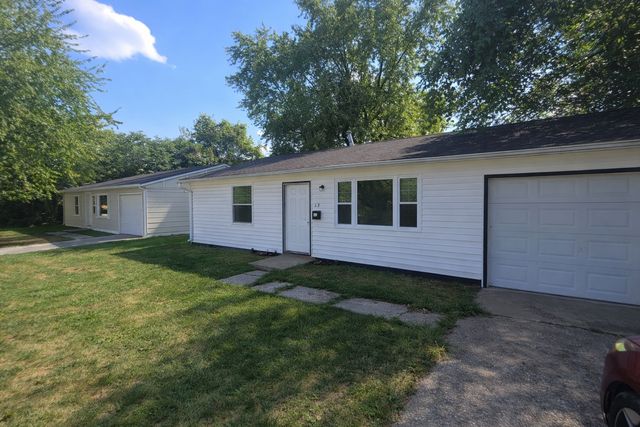42 Saint Henry Dr, Cahokia, IL 62206