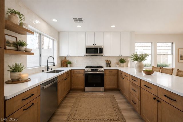 9516 Fox Forest Ave, Las Vegas, NV 89129