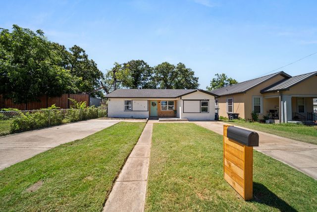2712 E  1st St, Fort Worth, TX 76111