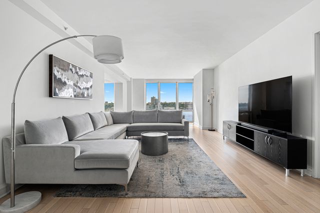 80 Riverside Blvd #12B, New York, NY 10069