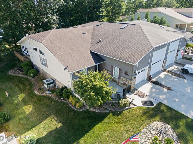 229 Hawthorn Loop, Crossville, TN 38555