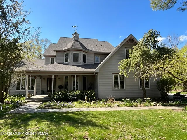 2125 Stratford Pl, Stroudsburg, PA 18360