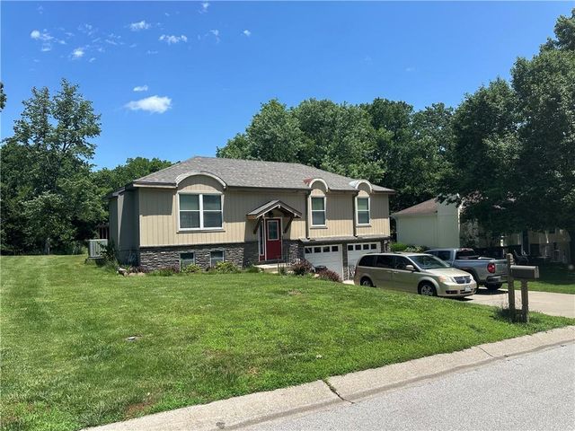 118 Town Court Cir, Platte City, MO 64079