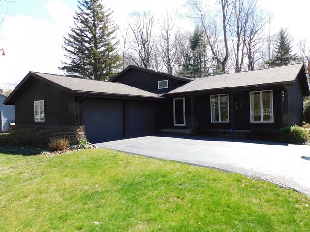 327 Orchard Creek Ln, Rochester, NY 14612