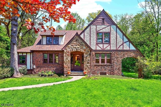 184 Old Short Hills Rd, Short Hills, NJ 07078