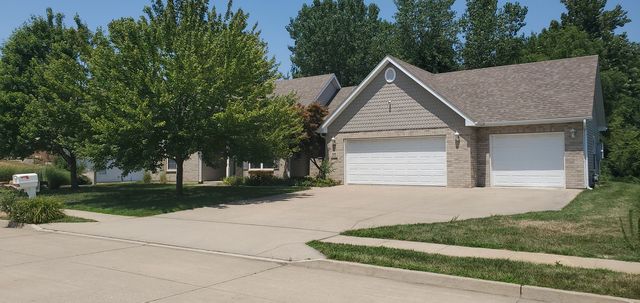 5509 Kelsey Dr, Columbia, MO 65202