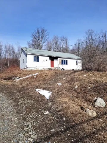527 Canaan Road, Hartland, ME 04943