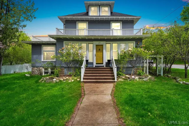 624 E  G St, Iron Mountain, MI 49801