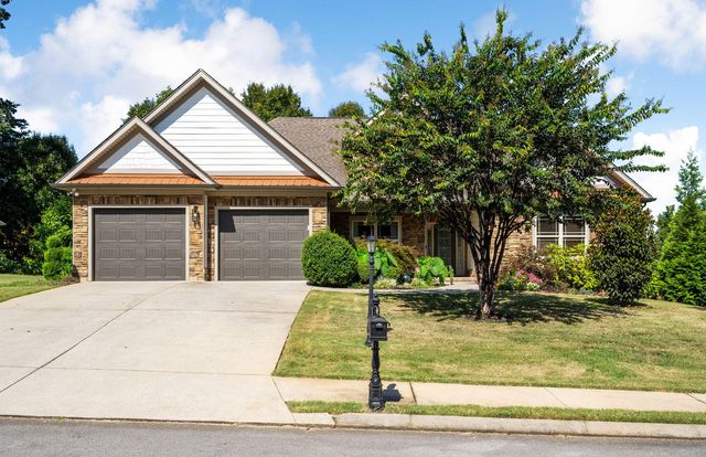 8879 McKenzie Farm Dr, Ooltewah, TN 37363