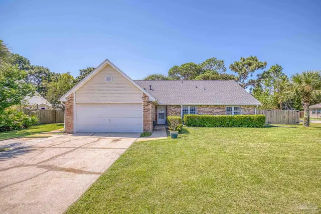 2345 Prytania Cir, Navarre, FL 32566