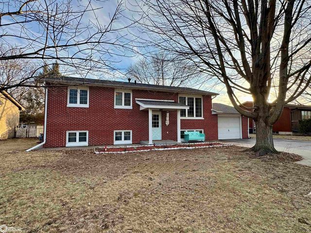 2733 Division St, Burlington, IA 52601