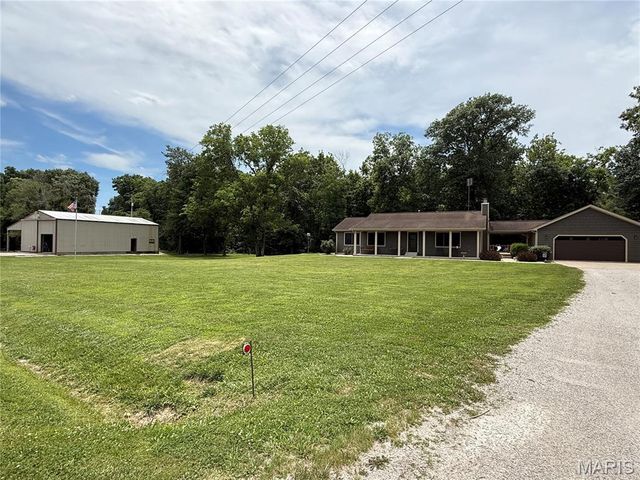 5967 J Rd, Waterloo, IL 62298