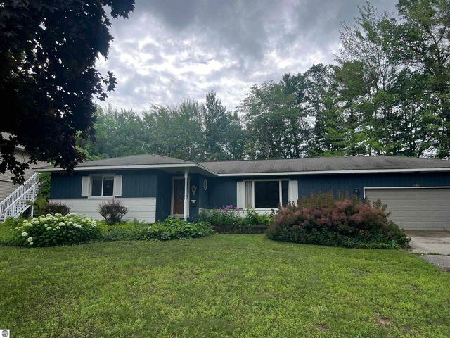838 E  South Airport Rd, Traverse City, MI 49686