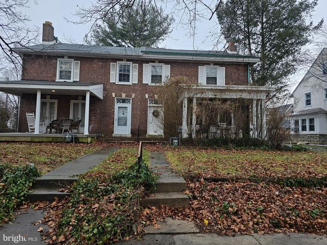 16 E  Parkway Ave, Chester, PA 19013