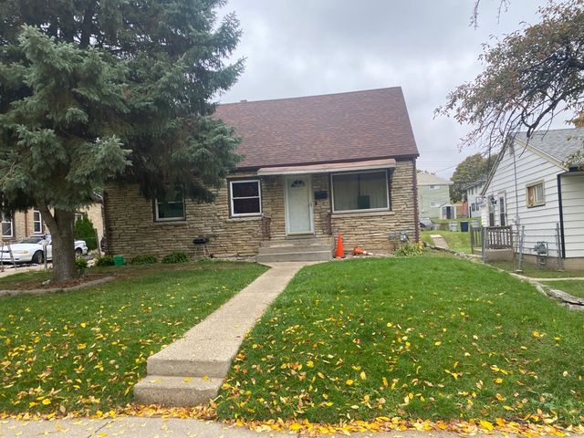 5725 N  64th St, Milwaukee, WI 53218