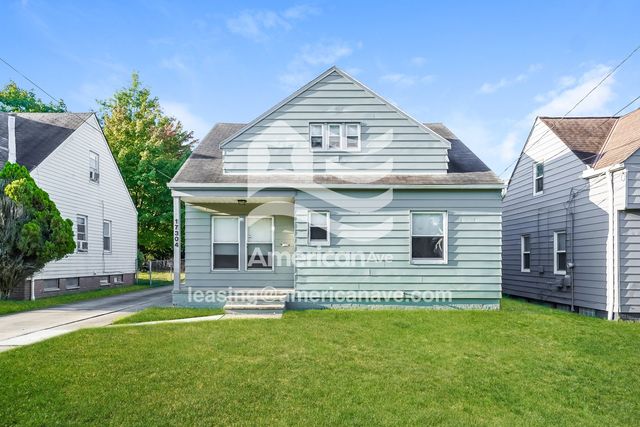 17304 McCracken Rd, Maple Heights, OH 44137