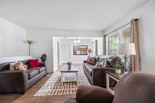 10 Summit Cir, Texarkana, AR 71854