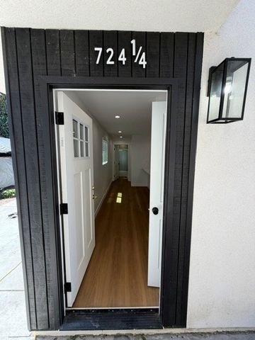 724 1/4 E  81st St, Los Angeles, CA 90001
