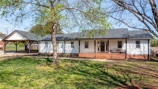 116 Stephens Cir, Piedmont, SC 29673