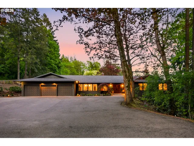 6200 SW Round Hill Way, Portland, OR 97221