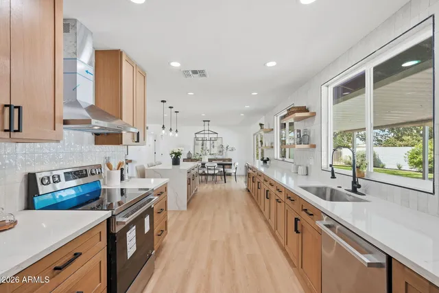 2410 E WESLEYAN Drive, Tempe, AZ 85282