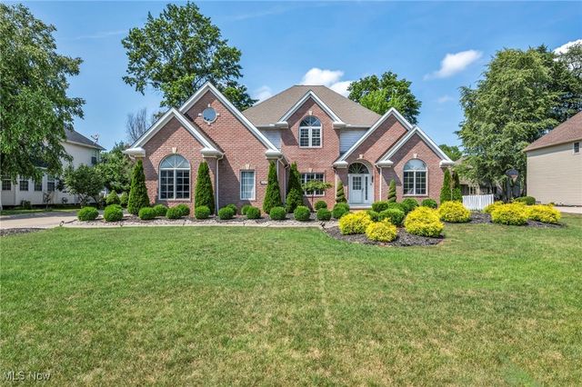 25726 Laura Ln, Westlake, OH 44145