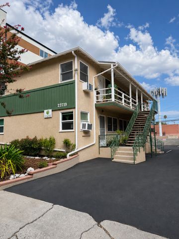 22719 Del Valle St #E, Woodland Hills, CA 91364