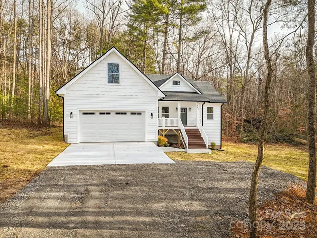446 Old Buckeye Cove Rd, Swannanoa, NC 28778