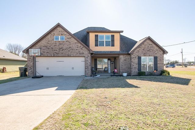 38 Wheatland Way, Fort Mitchell, AL 36856