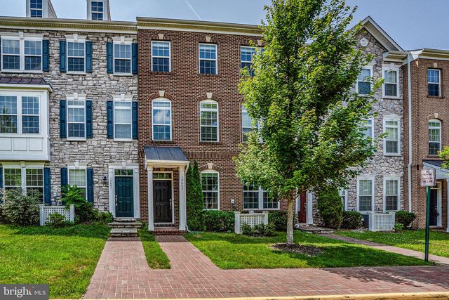 10603 Legacy Ln, Fairfax, VA 22030