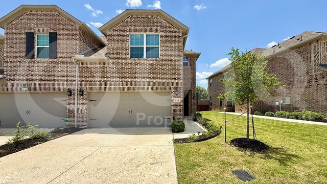 588 Hutchinson Ln, Lewisville, TX 75077