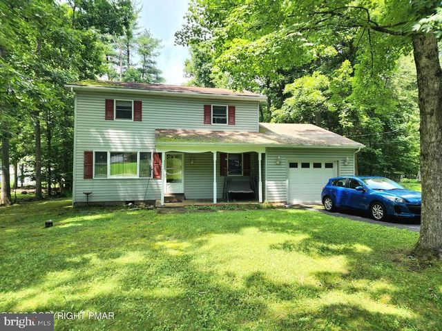 32 Bull Pine Rd, East Stroudsburg, PA 18301