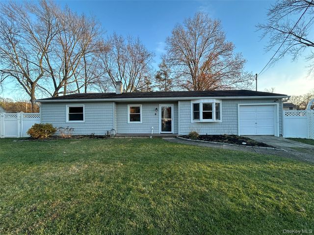 7 Heather Court, Centereach, NY 11720