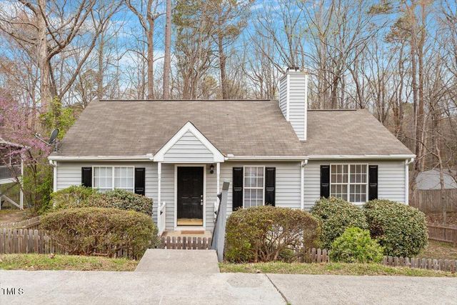 815 Riverbark Ln, Durham, NC 27703