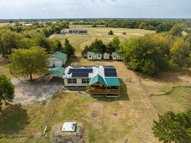 165 County Road 4816, Wolfe City, TX 75496