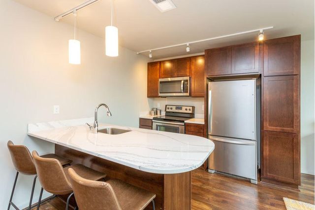 2929 California Plz #7122, Omaha, NE 68131