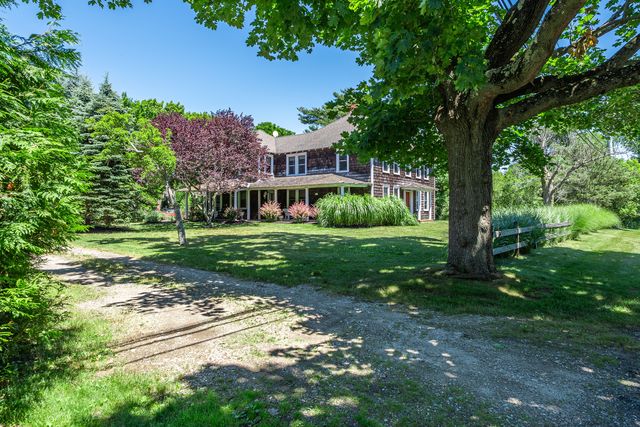 13675 Main Bayview Rd, Southold, NY 11971